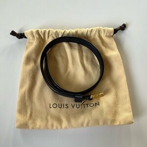 Louis Vuitton navy blue buckle collar
